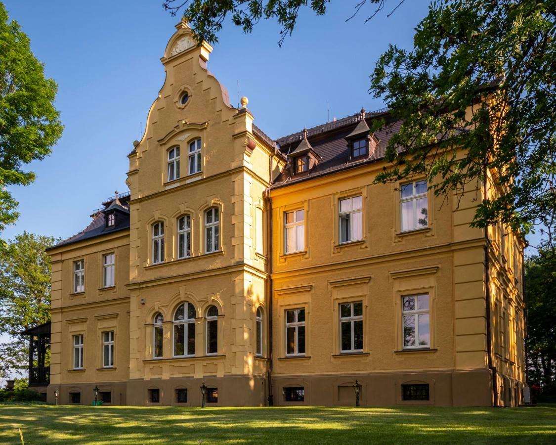 Palac Gruszow Swidnica  Exterior photo